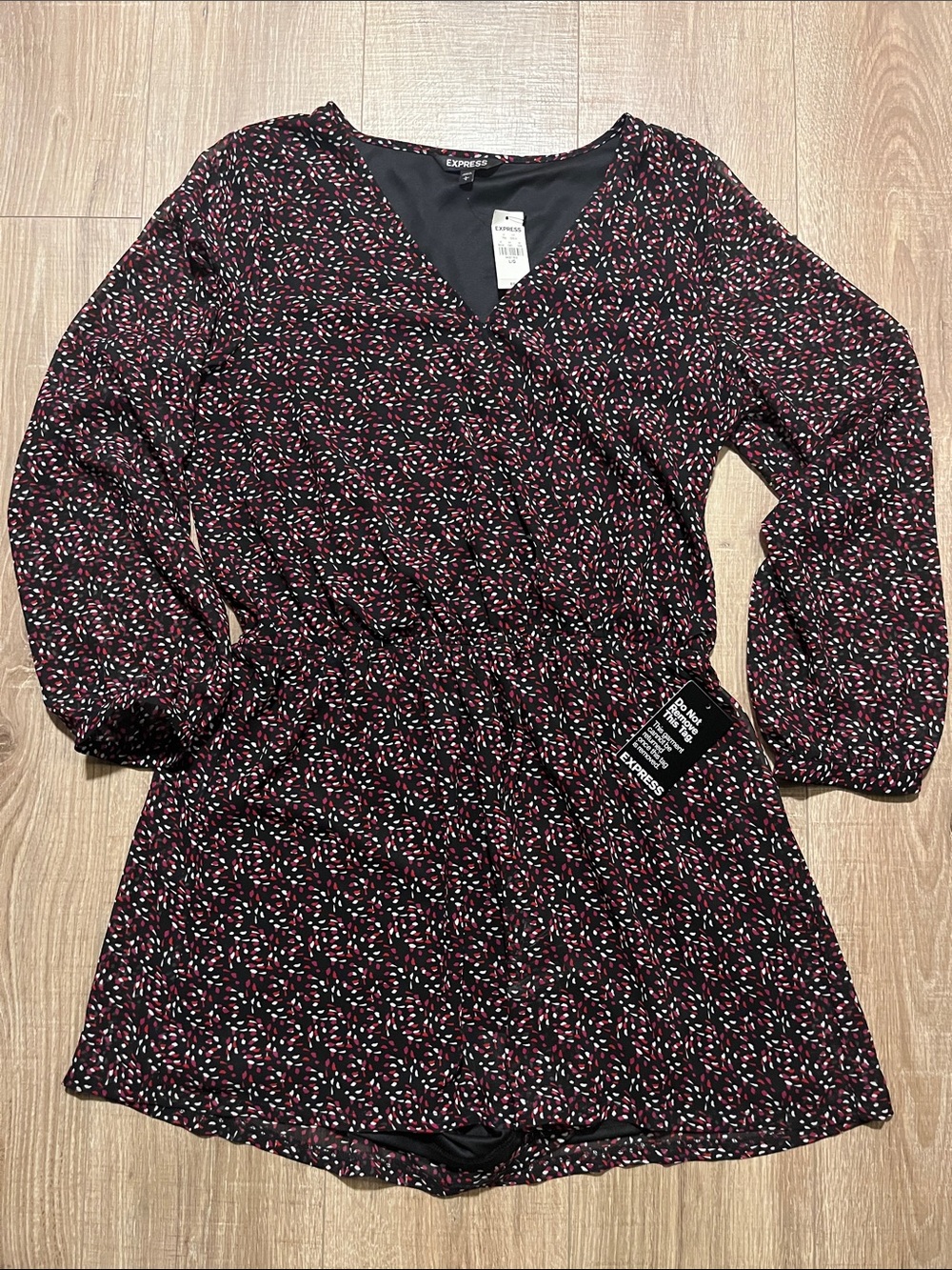 NWT Express Black Long-Sleeve Floral Print Wrap Romper Dress Size L